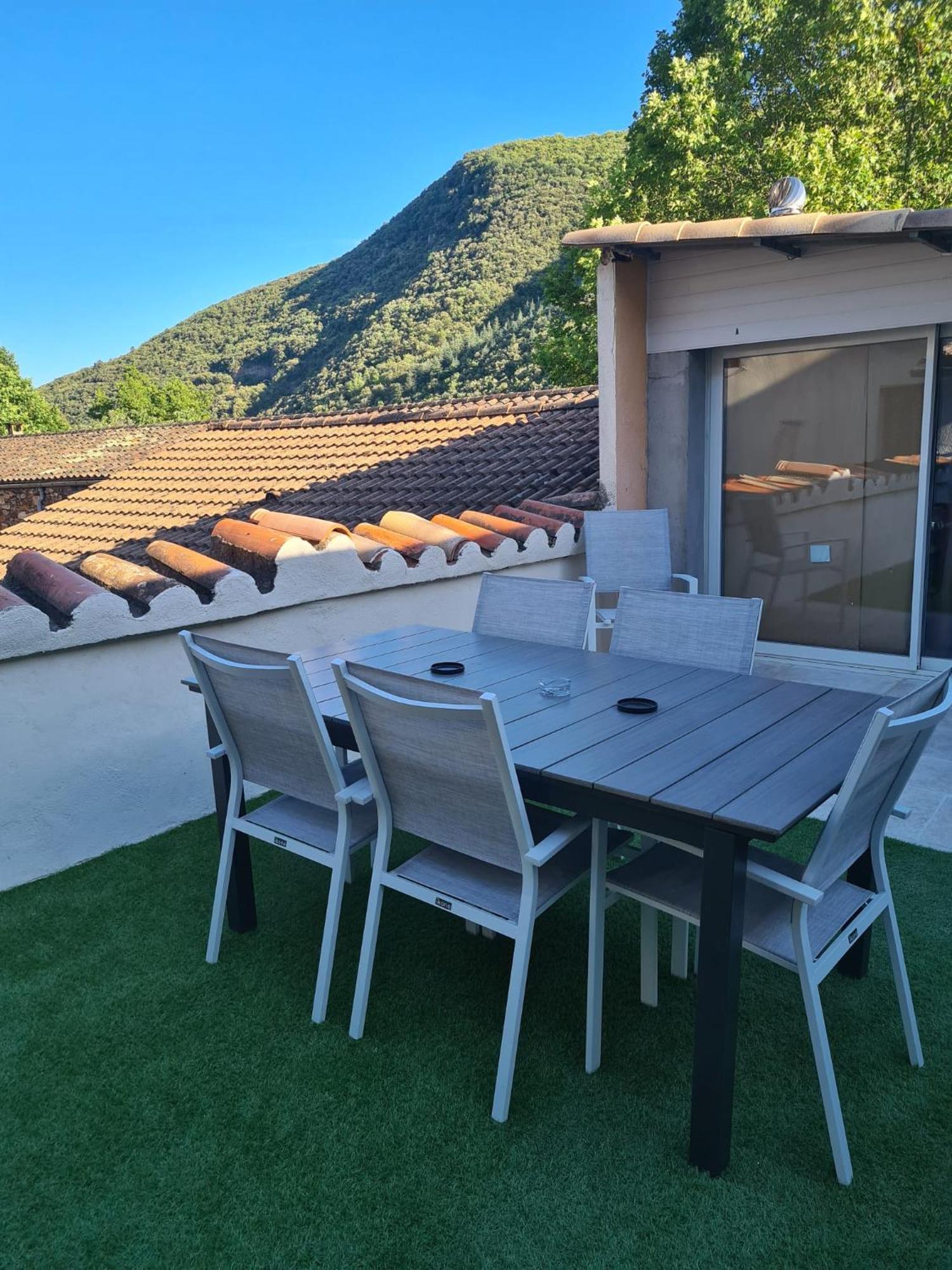 Charmant Appart Cosy Climatise Avec Terrasse Besseges 外观 照片